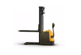 {{photo.Alt || photo.Description || 'Самоходный штабелер HYPER CL1235J'}}